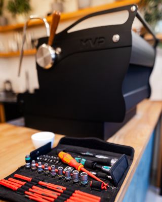 Víme, jak důležitý je stroj. Proto nečekáme na závadu. Děláme servis, než je pozdě. 🧠 🗓Objednej si preventivku ještě dnes....