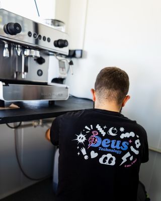 Každá kavárna je jiná. Ale každá potřebuje servis, který drží tempo.🛠 ➡Přidej se mezi naše spokojené klienty. Jsme DEUS...